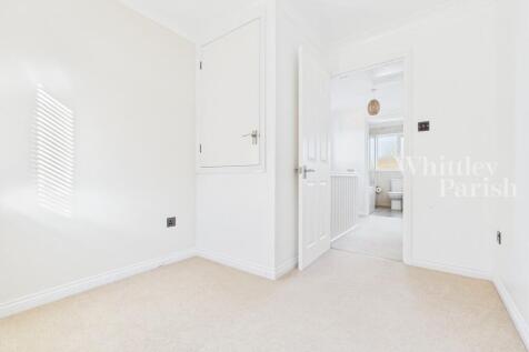 CAM04332G0-PR0566...