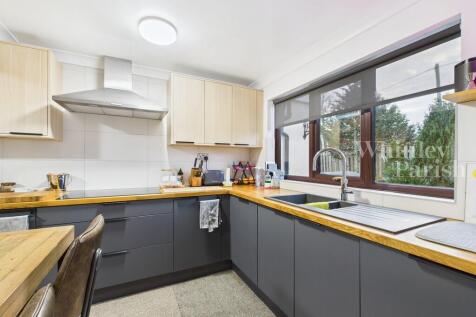 CAM04332G0-PR0562...