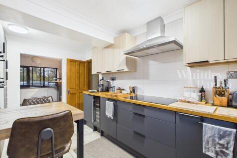 CAM04332G0-PR0562...