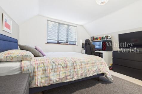 CAM04332G0-PR0562...