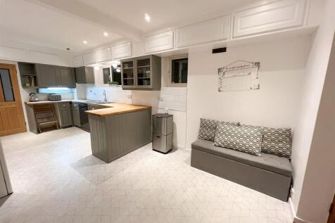 Kitchen Photo 4