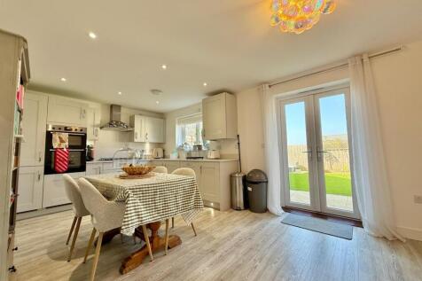 Another Picture Of The Kitchen/Diner