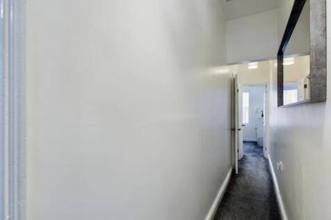 CAM02668G0-PR0153-STILL026