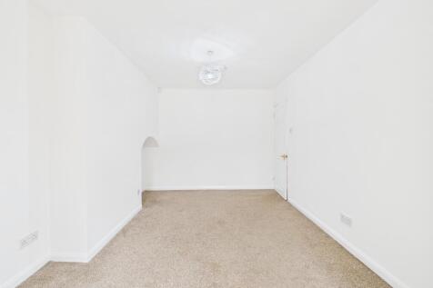 CAM05192G0-PR0160-STILL015