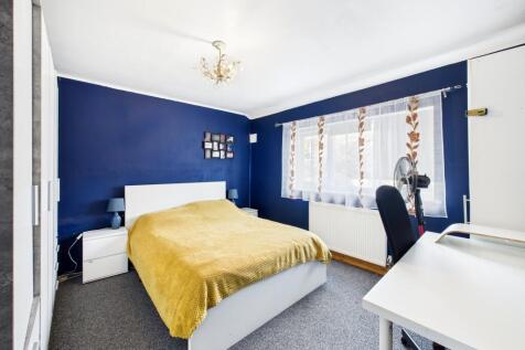 CAM05192G0-PR0163-STILL038