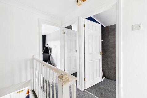 CAM05192G0-PR0163-STILL054