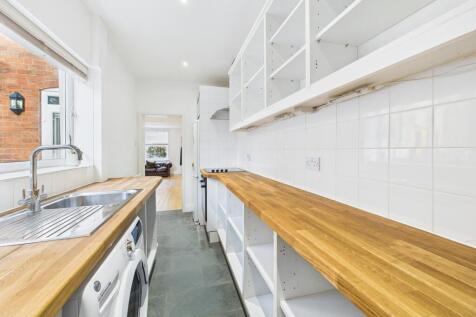 CAM05192G0-PR0164-STILL014