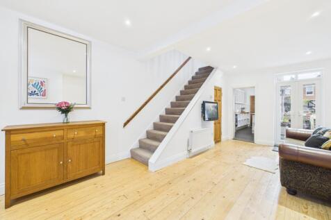 CAM05192G0-PR0164-STILL005