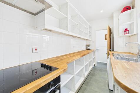 CAM05192G0-PR0164-STILL013