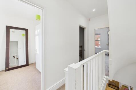 CAM05192G0-PR0164-STILL023