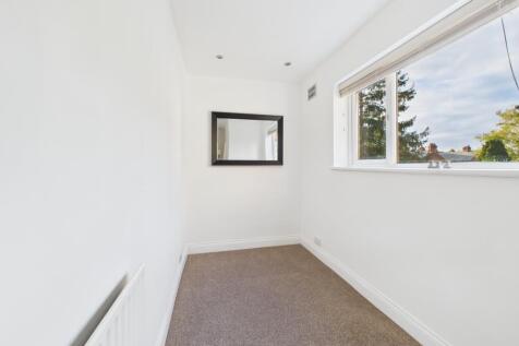 CAM05192G0-PR0164-STILL024