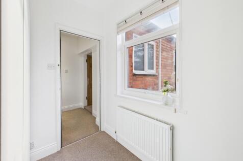 CAM05192G0-PR0164-STILL032