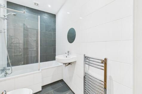 CAM05192G0-PR0164-STILL034