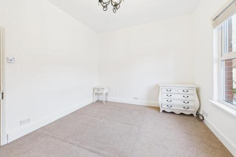 CAM05192G0-PR0164-STILL038