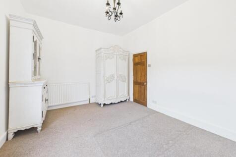 CAM05192G0-PR0164-STILL040