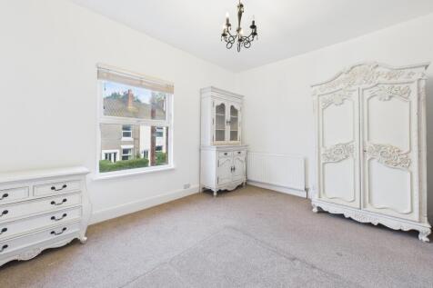 CAM05192G0-PR0164-STILL041