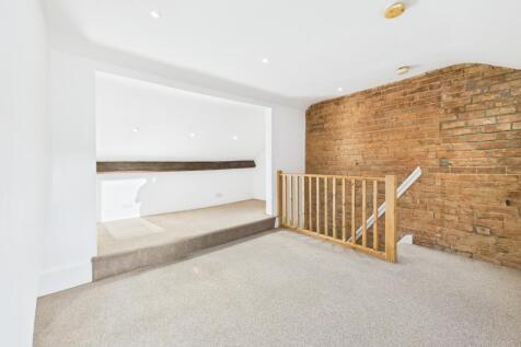 CAM05192G0-PR0164-STILL047