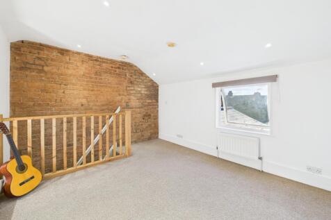 CAM05192G0-PR0164-STILL049