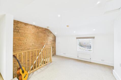 CAM05192G0-PR0164-STILL052