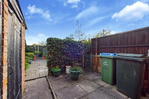 CAM05192G0-PR0169-STILL021