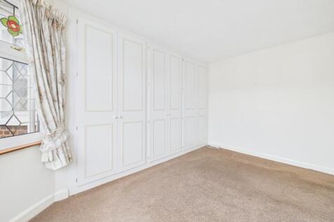 CAM05192G0-PR0172-STILL023