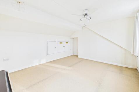 CAM05192G0-PR0172-STILL027