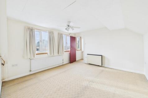 CAM05192G0-PR0172-STILL028