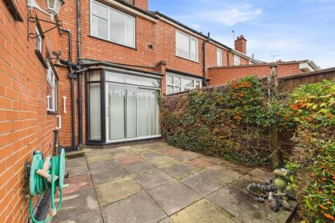 CAM05192G0-PR0172-STILL033