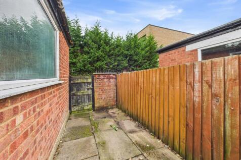 CAM05192G0-PR0172-STILL036