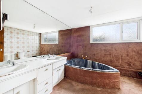 CAM05192G0-PR0174-STILL003