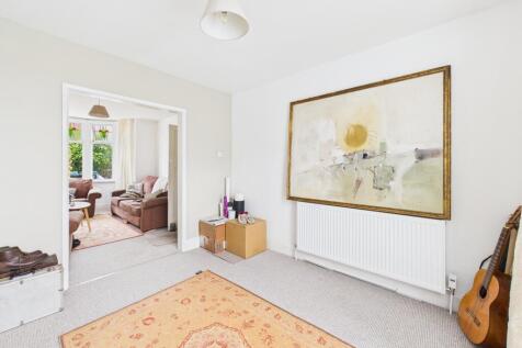 CAM05192G0-PR0177-STILL004