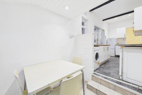 CAM05192G0-PR0181-STILL012