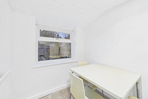 CAM05192G0-PR0181-STILL011