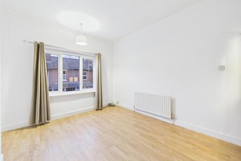 CAM05192G0-PR0181-STILL017