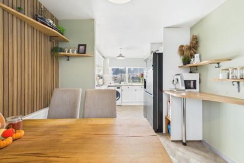 CAM05192G0-PR0180-STILL006