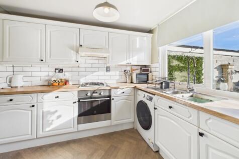 CAM05192G0-PR0180-STILL008