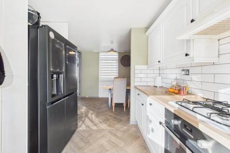 CAM05192G0-PR0180-STILL009