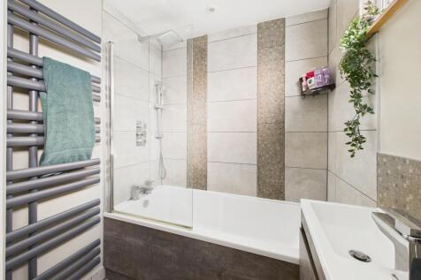 CAM05192G0-PR0180-STILL015