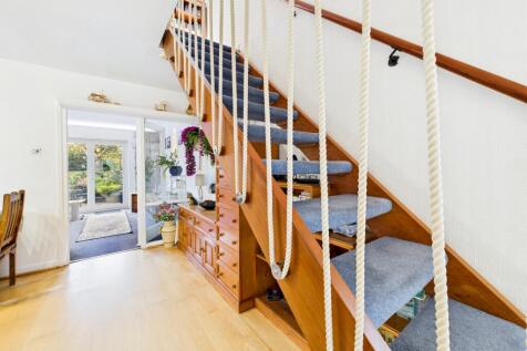 CAM05192G0-PR0183-STILL007