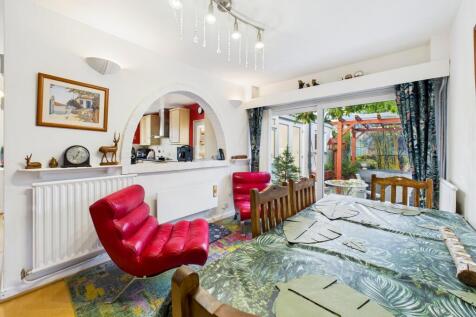 CAM05192G0-PR0183-STILL005