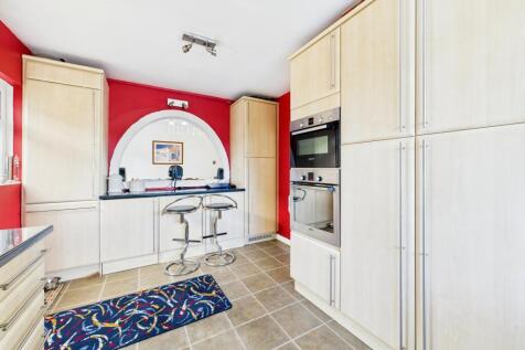 CAM05192G0-PR0183-STILL009