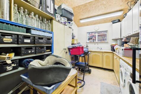 CAM05192G0-PR0183-STILL013