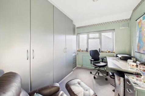 CAM05192G0-PR0183-STILL015