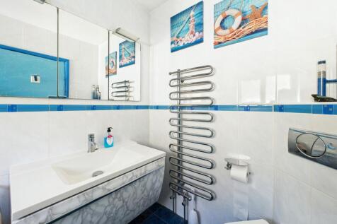 CAM05192G0-PR0183-STILL022