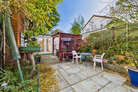 CAM05192G0-PR0183-STILL032