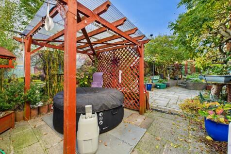 CAM05192G0-PR0183-STILL033