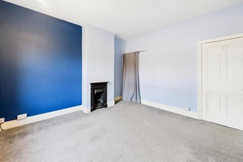 CAM05192G0-PR0186-STILL016