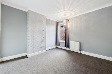 CAM05192G0-PR0186-STILL019