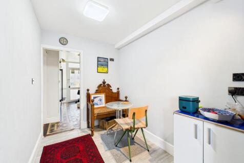 CAM05192G0-PR0185-STILL013