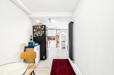 CAM05192G0-PR0185-STILL014